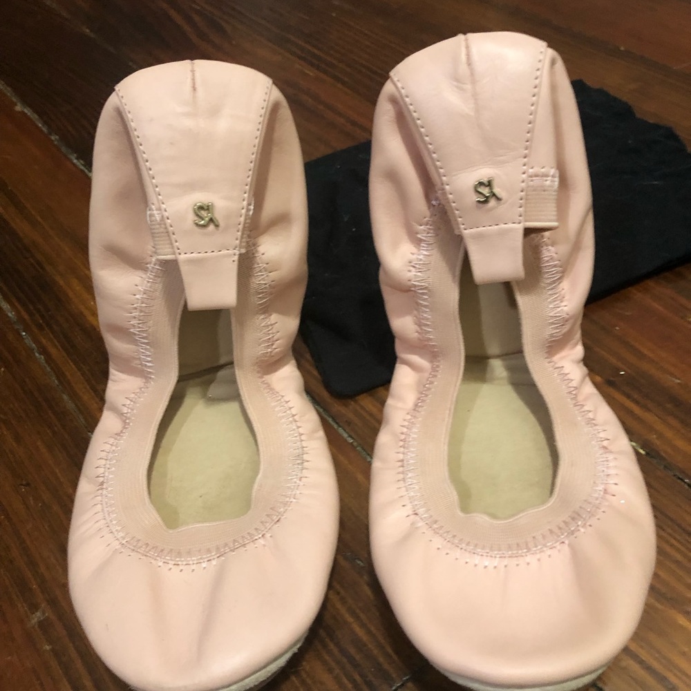 Blush flats